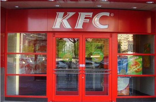 白银肯德基门出现油漆掉落的原因？如何避免肯德基门老化？