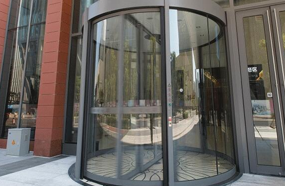 白银旋转门在使用过程中可能会出现的状况！