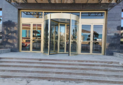 白银旋转门的旋转速度应该是多少？