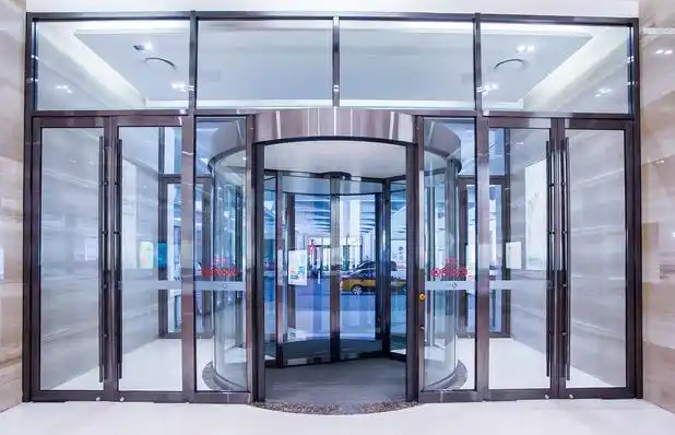 白银为何旋转门成为高端商场的标配？