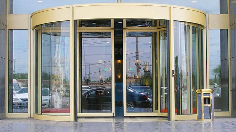 白银旋转门：通行快外观美，成商业建筑独特的风景线！