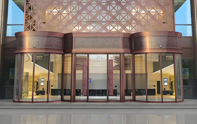 白银旋转门的开启与关闭速度是多少？能调节吗？