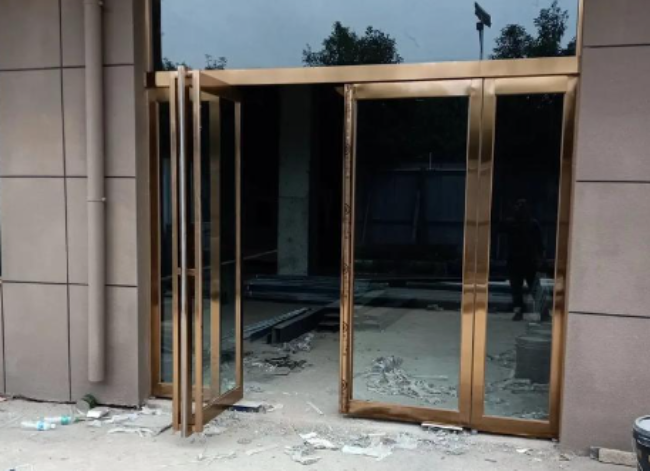 白银肯德基门地弹簧怎么调？松紧度/关门速度调节方法！